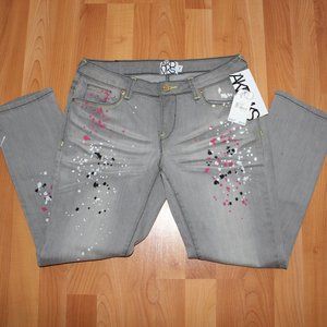 AKDMKS SZ 7 Gray Short Cut Capri Jeans Print Studs